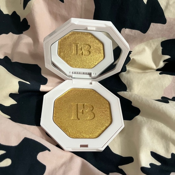 Fenty Beauty Killawatt Highlighter - Trophy Wife - Picture 4 of 4